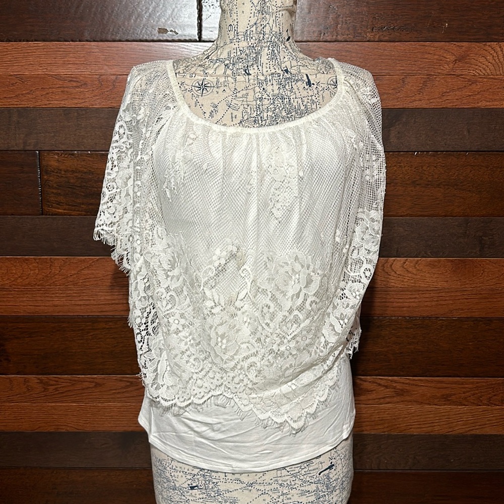 NWOT K. Jordan Lacey Scoop Neck Short Sleeve White Blouse